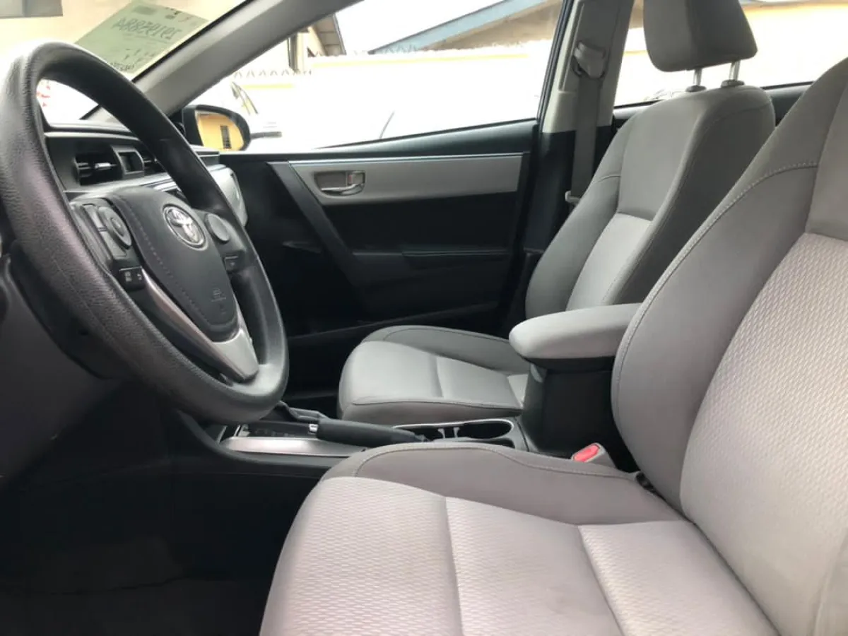 Clean Tokunbo Toyota Corolla Sport - Image 4