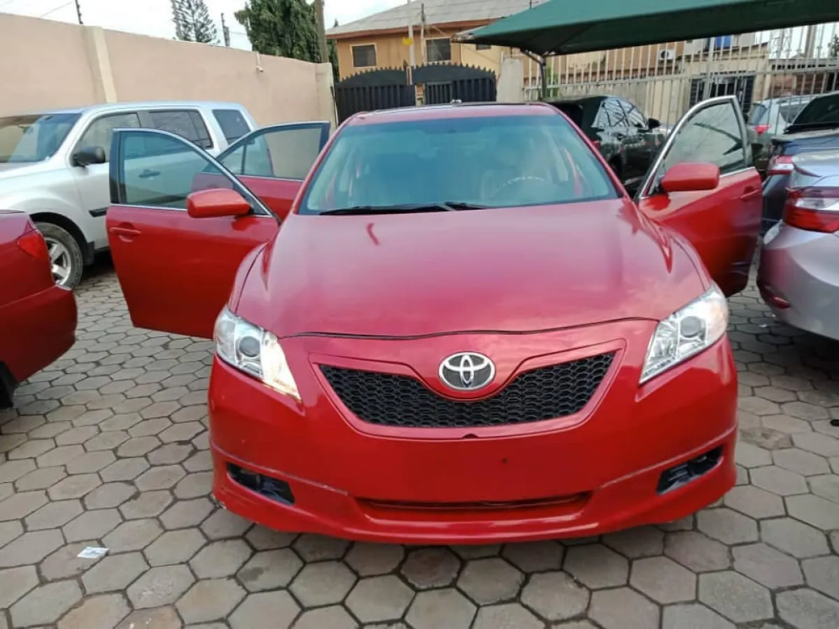 Toyota Camry 2009 Model SE - Image 1