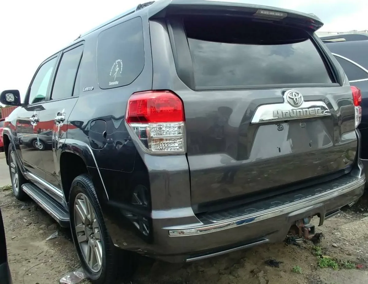 Full Limited Trim 2012 Toyota 4runner. 3 Seater - Image 5