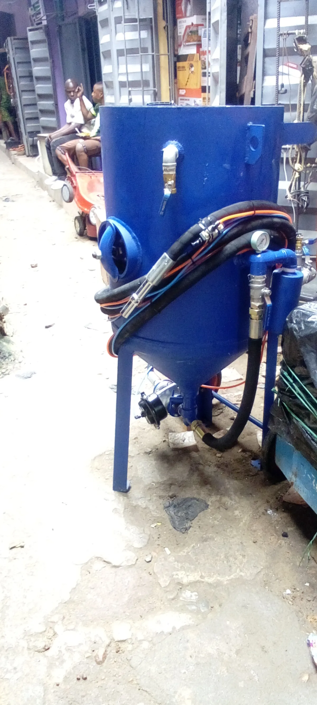 300 litres sandblasting pot - Image 1