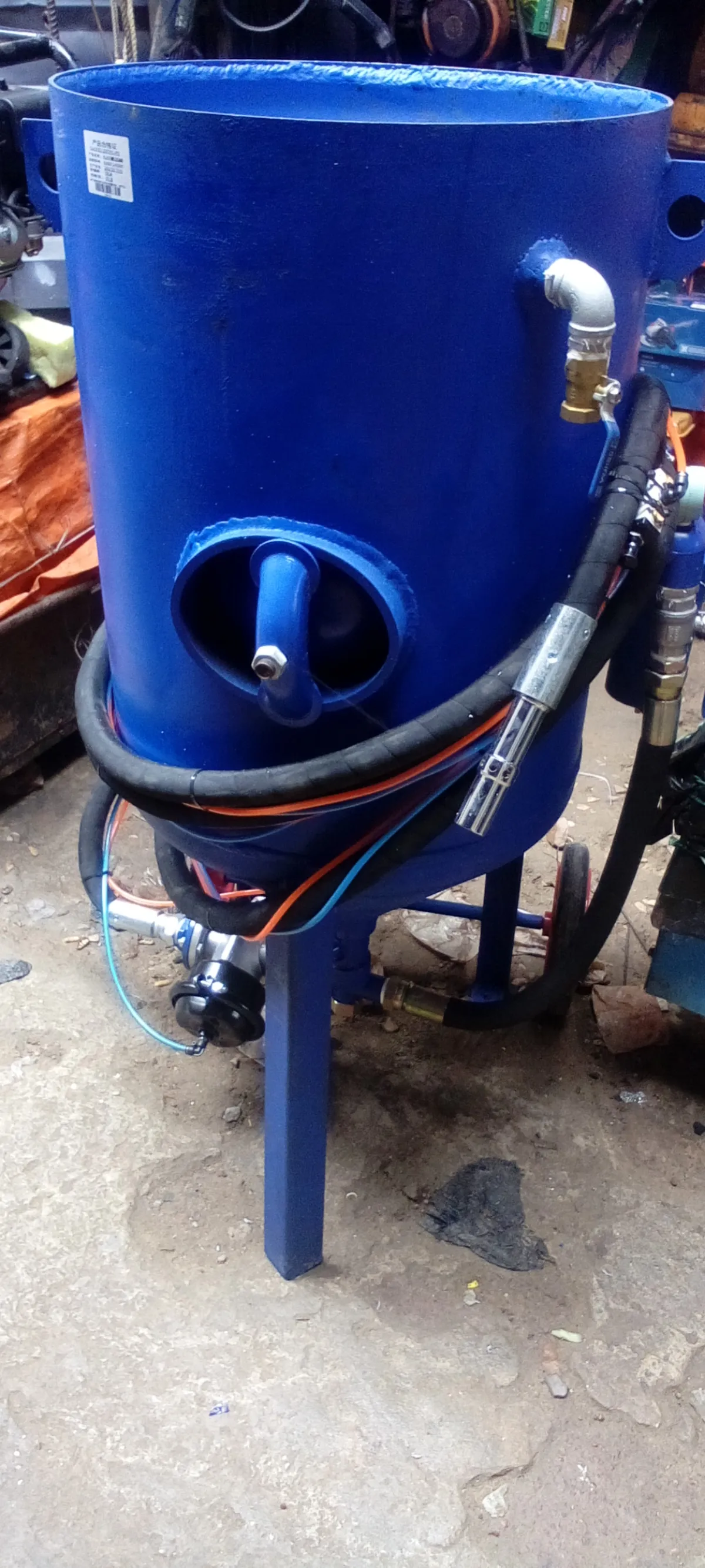 300 litres sandblasting pot - Image 3