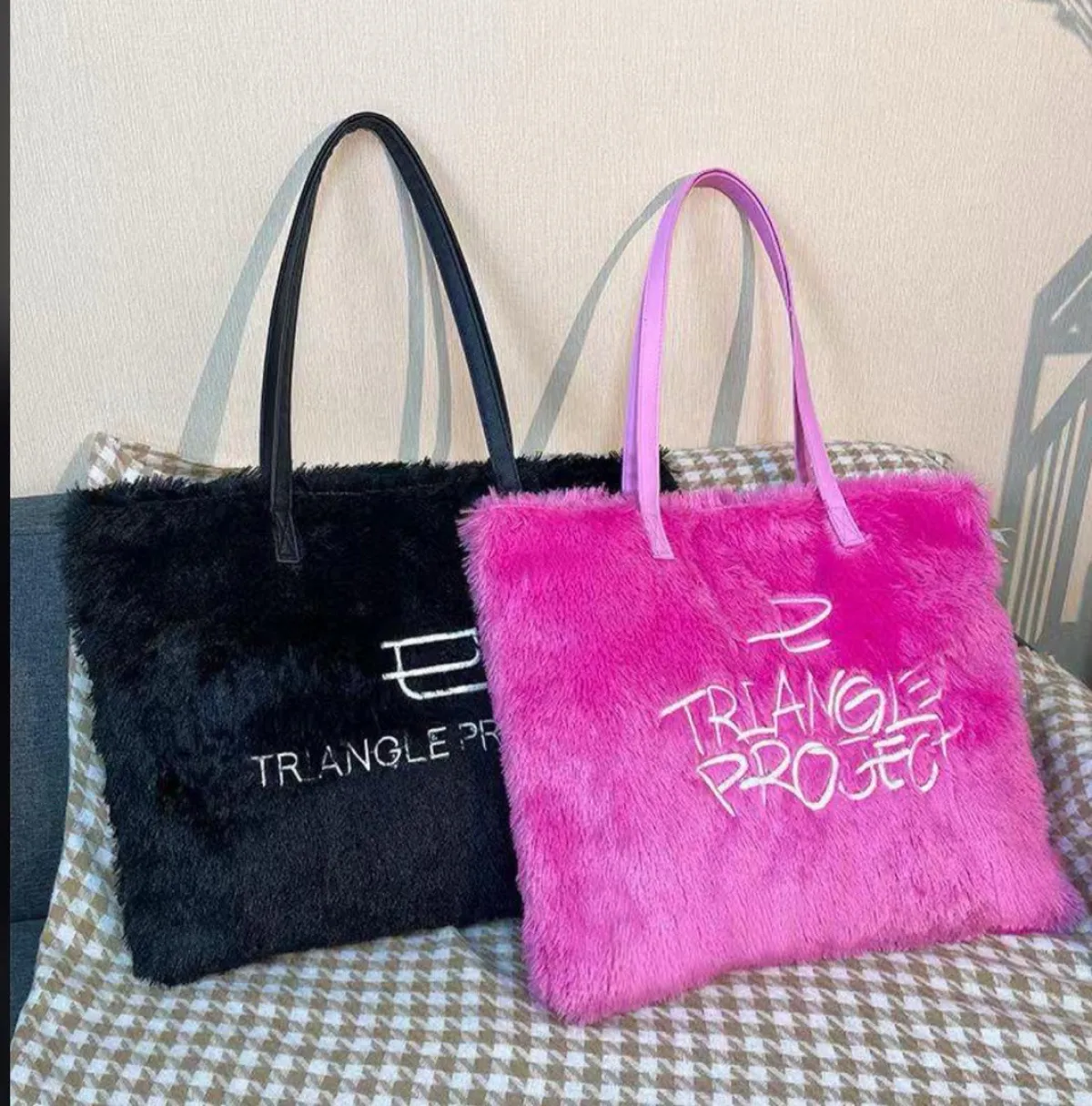 Plush Fluffy Tote Perfect for Everyday Style - Image 2