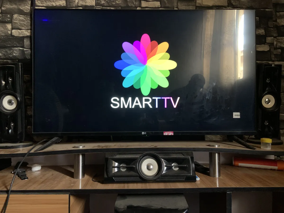 LG Smart TV - Image 2