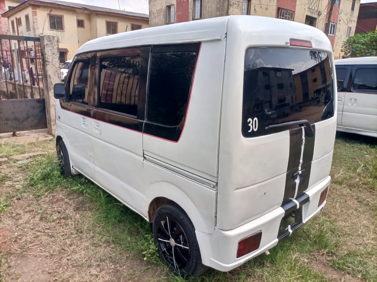 Suzuki every mini bus - Image 1