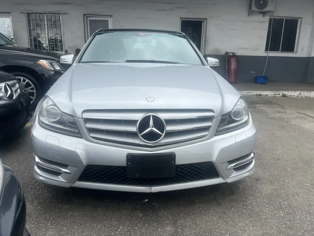 Foreign Used 2012 Mercedes Benz C350 panoramic roof - Image 2