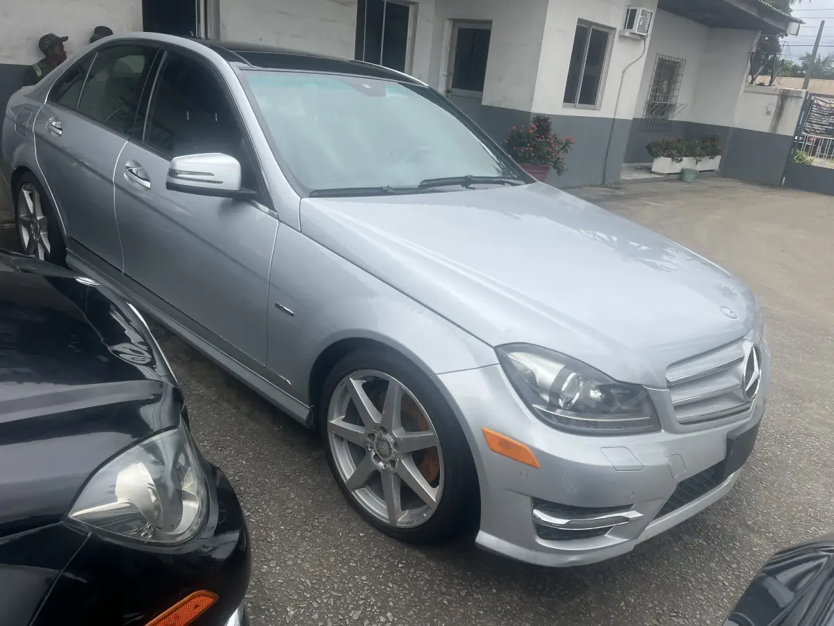 Foreign Used 2012 Mercedes Benz C350 panoramic roof - Image 3