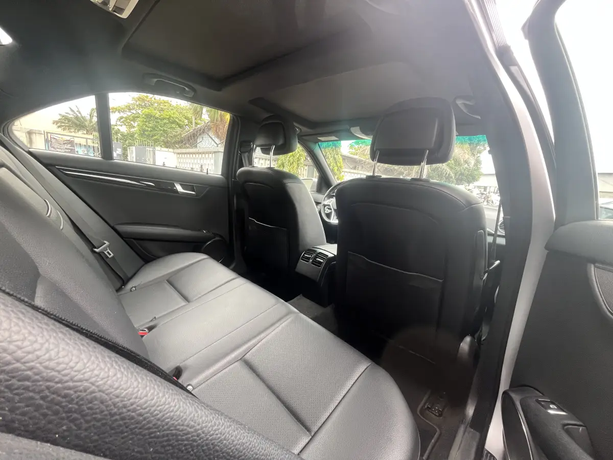 Foreign Used 2012 Mercedes Benz C350 panoramic roof - Image 5