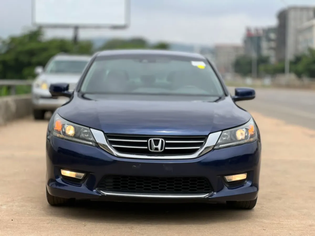 Sharp Tokunbo Honda Accord For Sale - Image 7