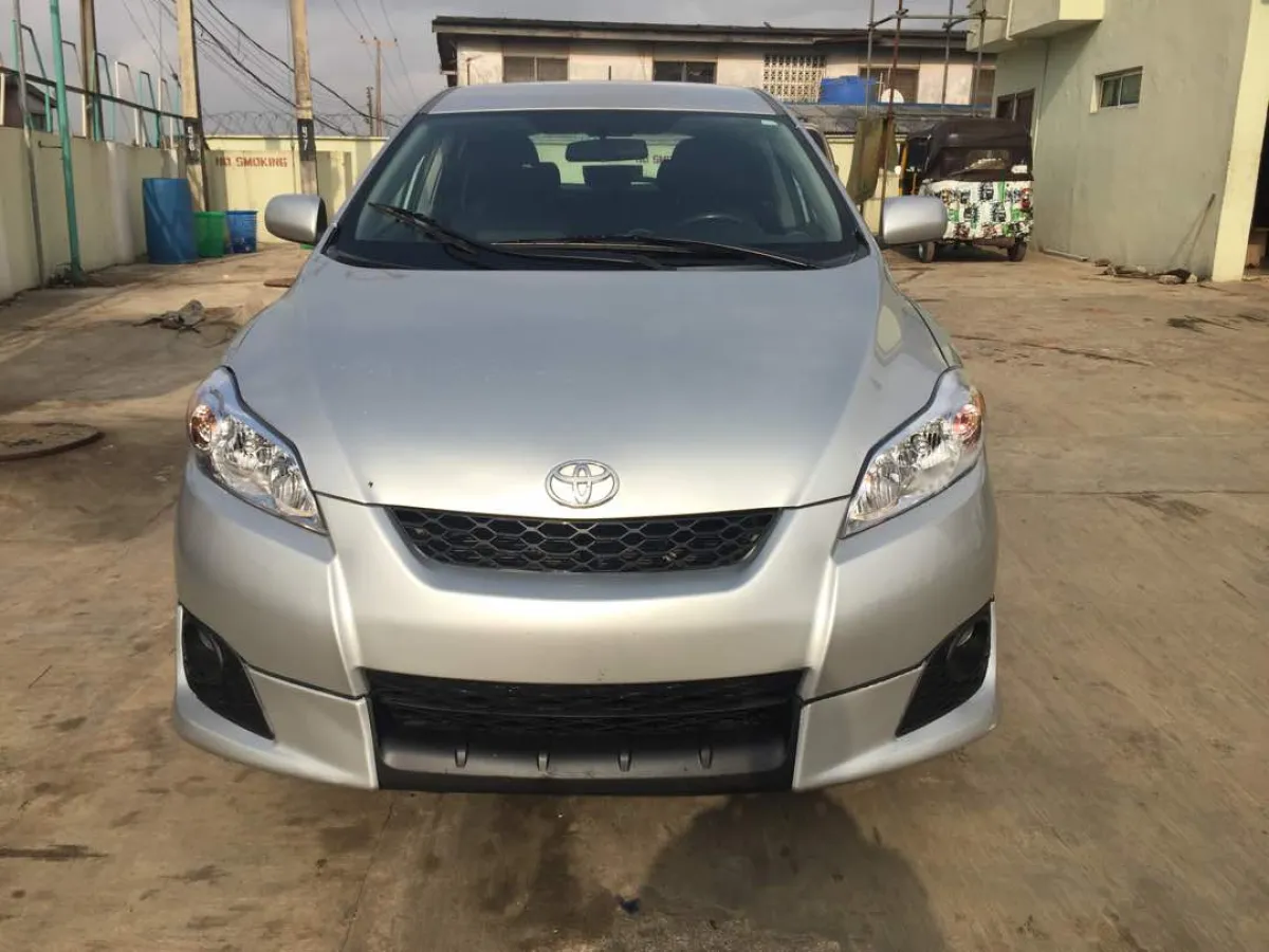 Super Clean Toyota Matrix Sport - Image 5