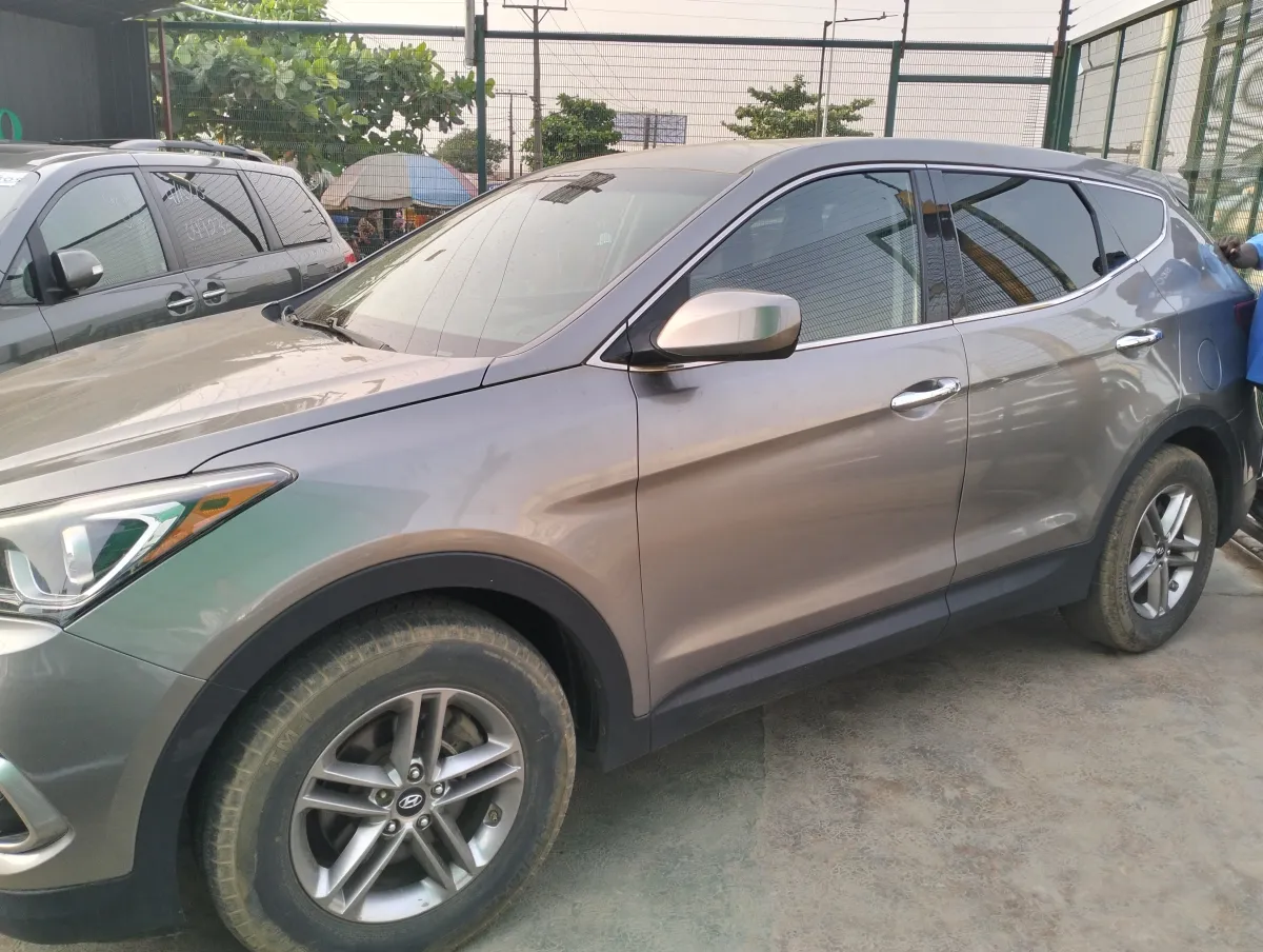 FOREIGN USED HYUNDAI SANTA FE SPORT - Image 5