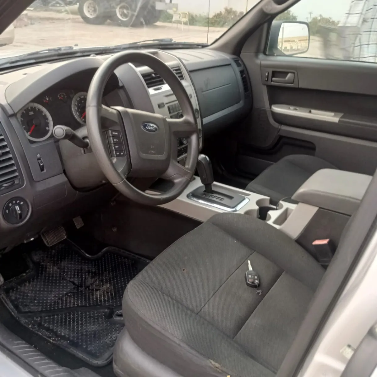 Ford Escape car - Image 4