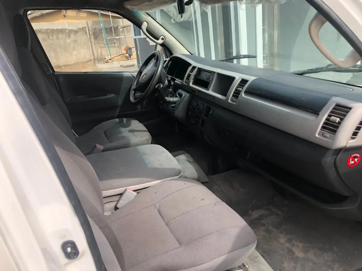 Newly Arrived Tokunbo Toyota Hiace - Image 4