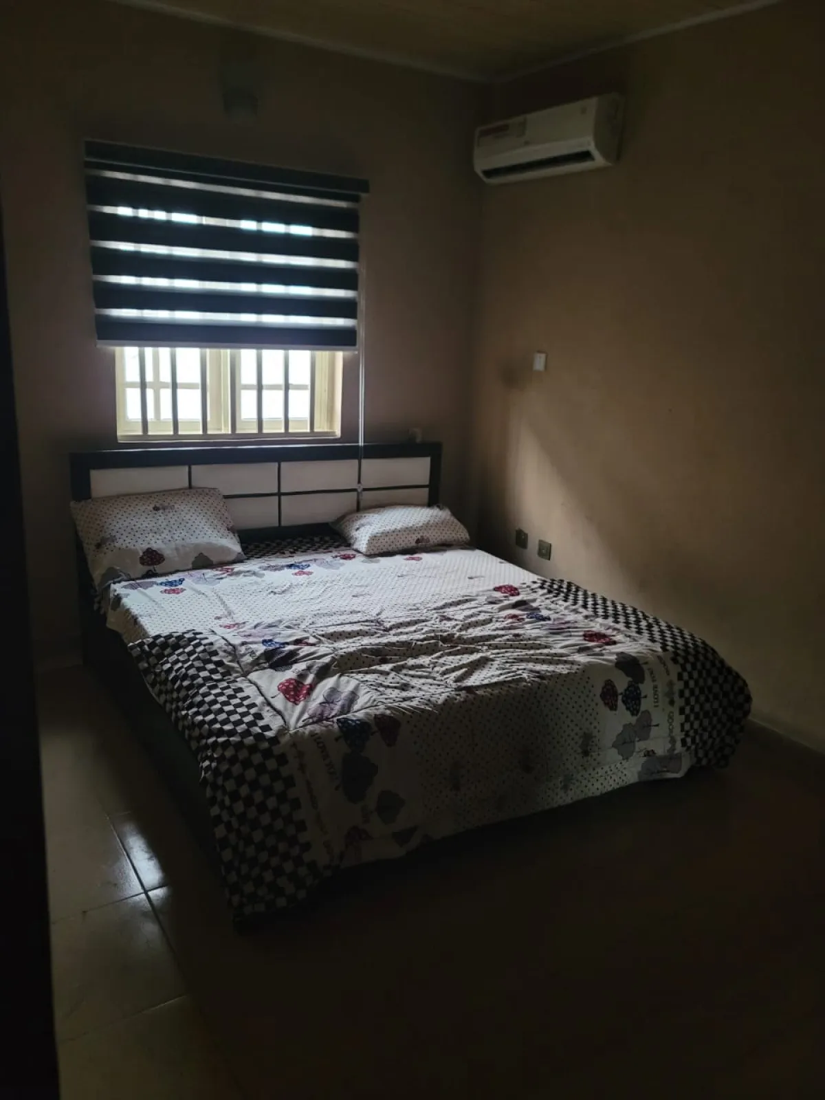 House and property for sale. - Image 2