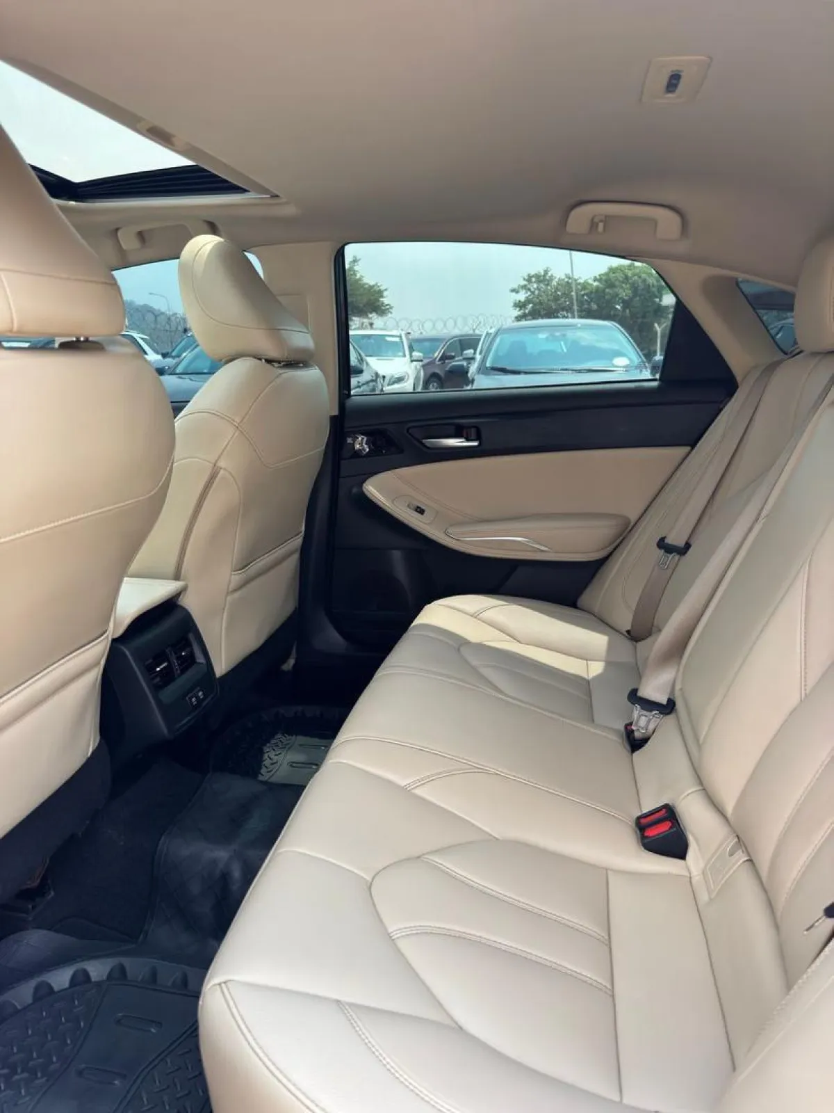 Super Clean Toyota Avalon Xle - Image 3