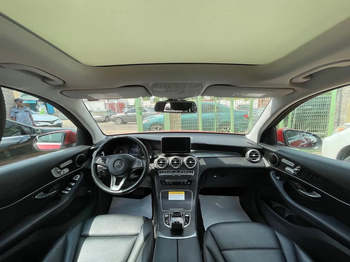 2016 Mercedes Benz GLC 300 - Image 3