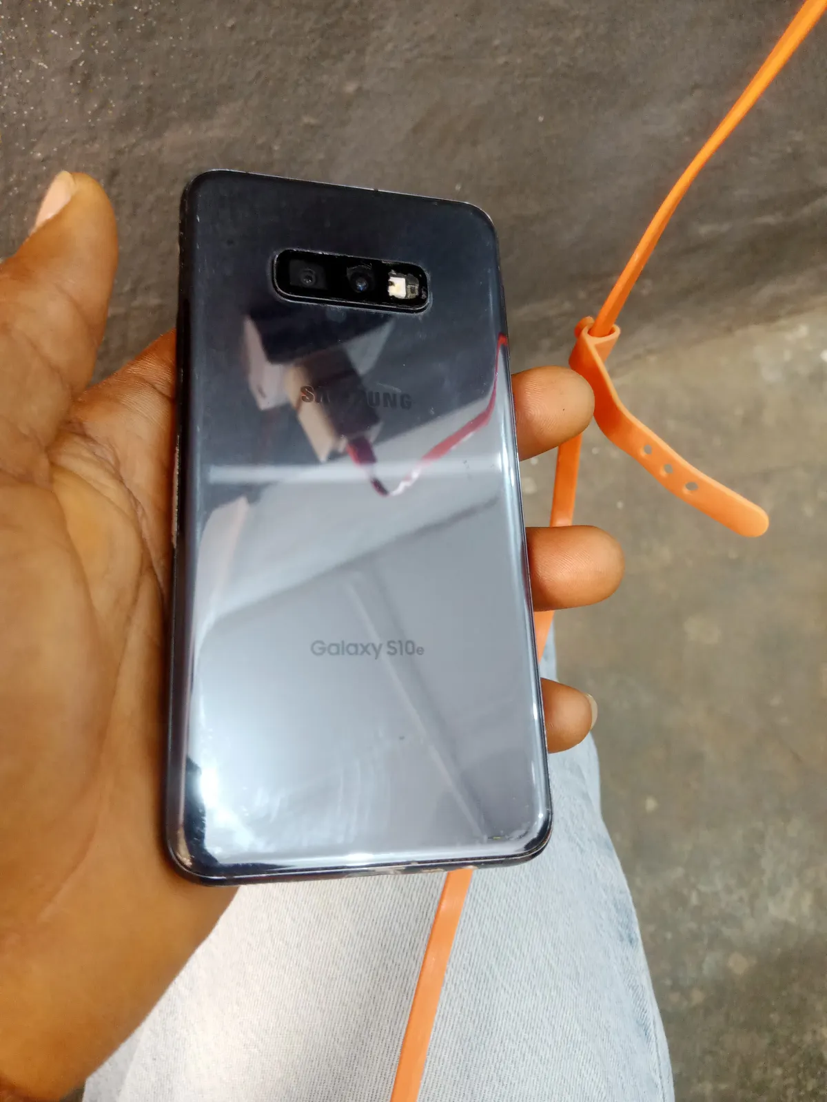 Samsung s10e - Image 2