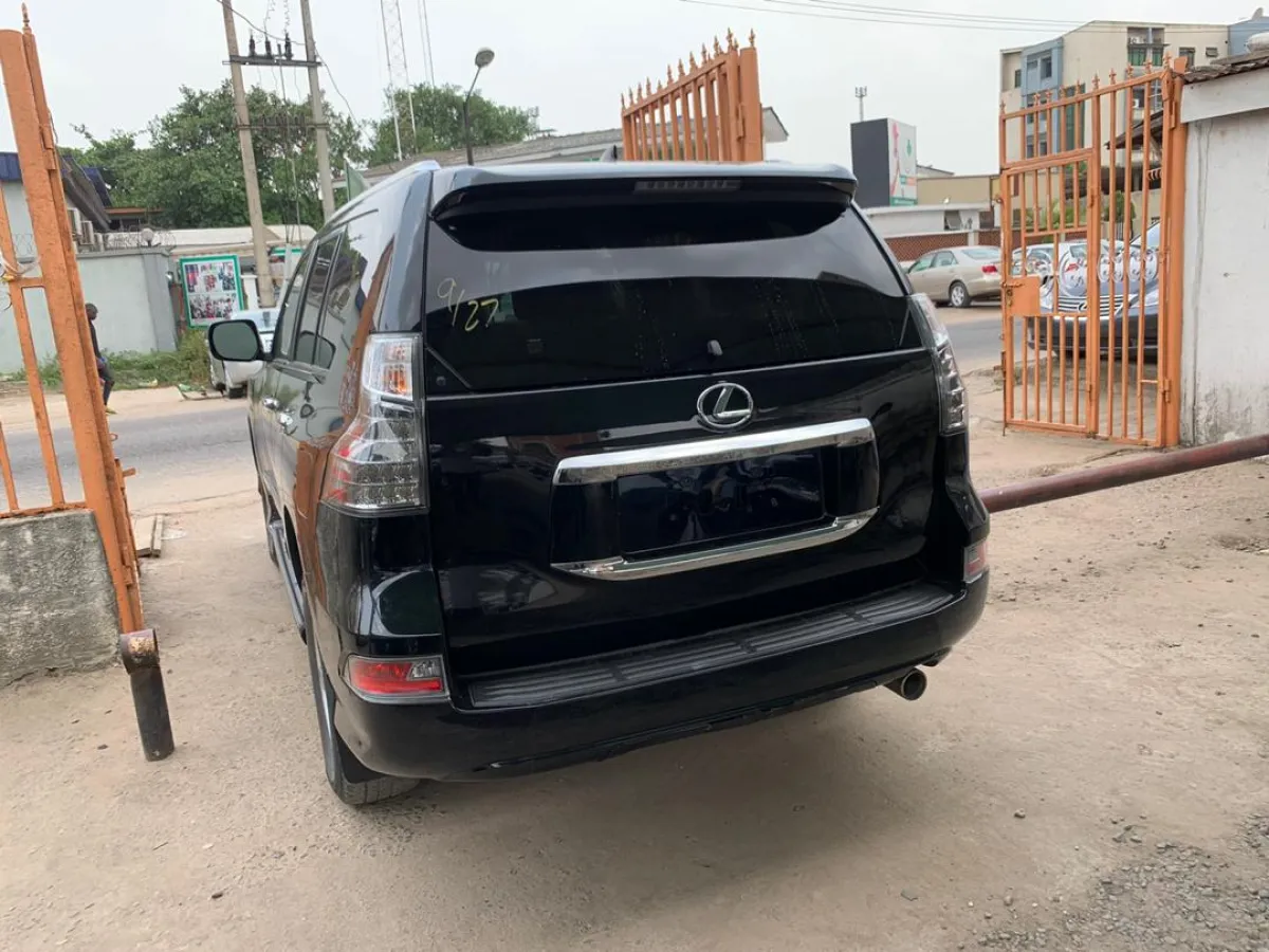 A Clean Lexus GX460 For Sale - Image 4