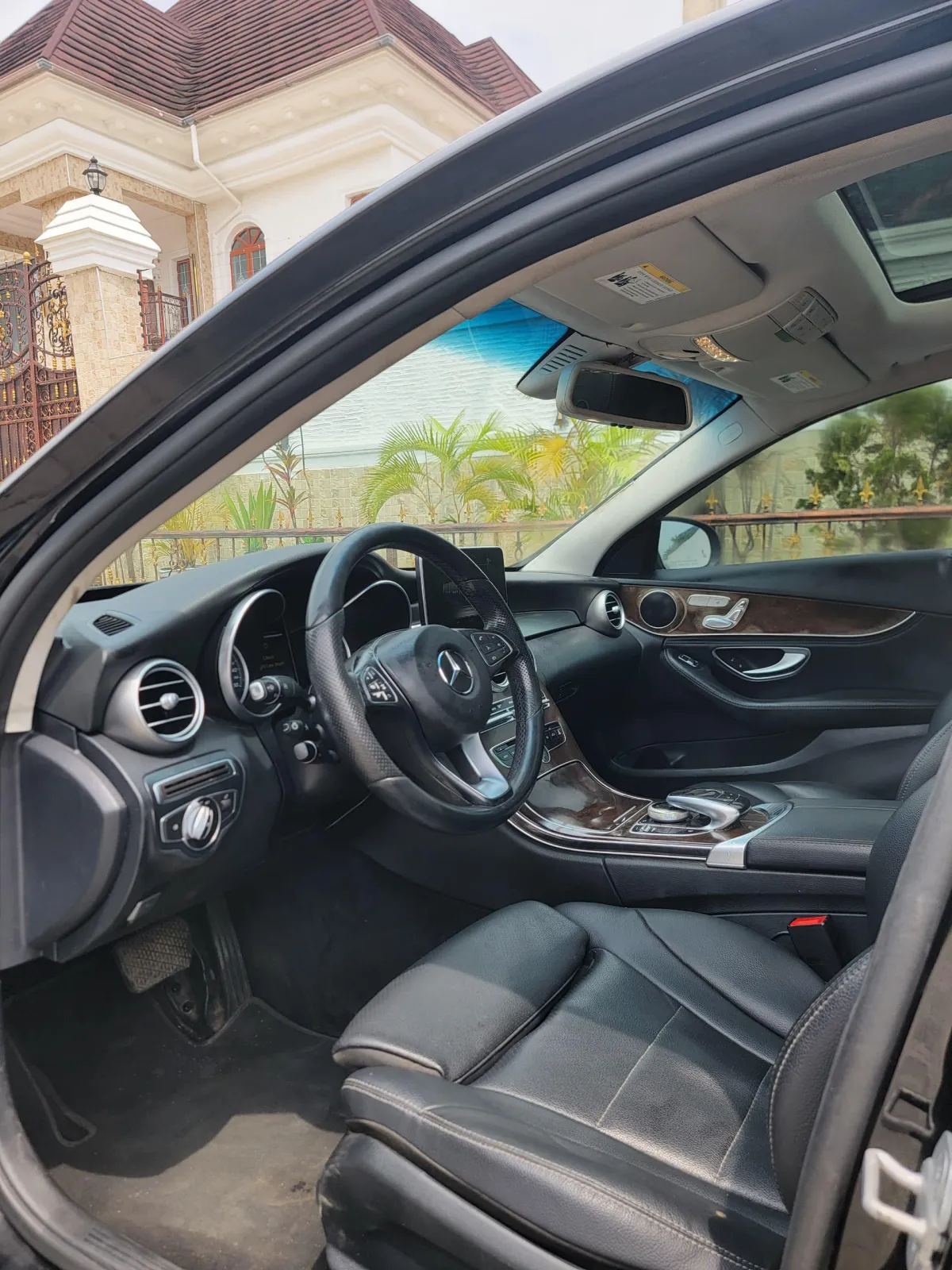 Mercedes Benz C300 2016 Fullest Option 4matic - Image 3