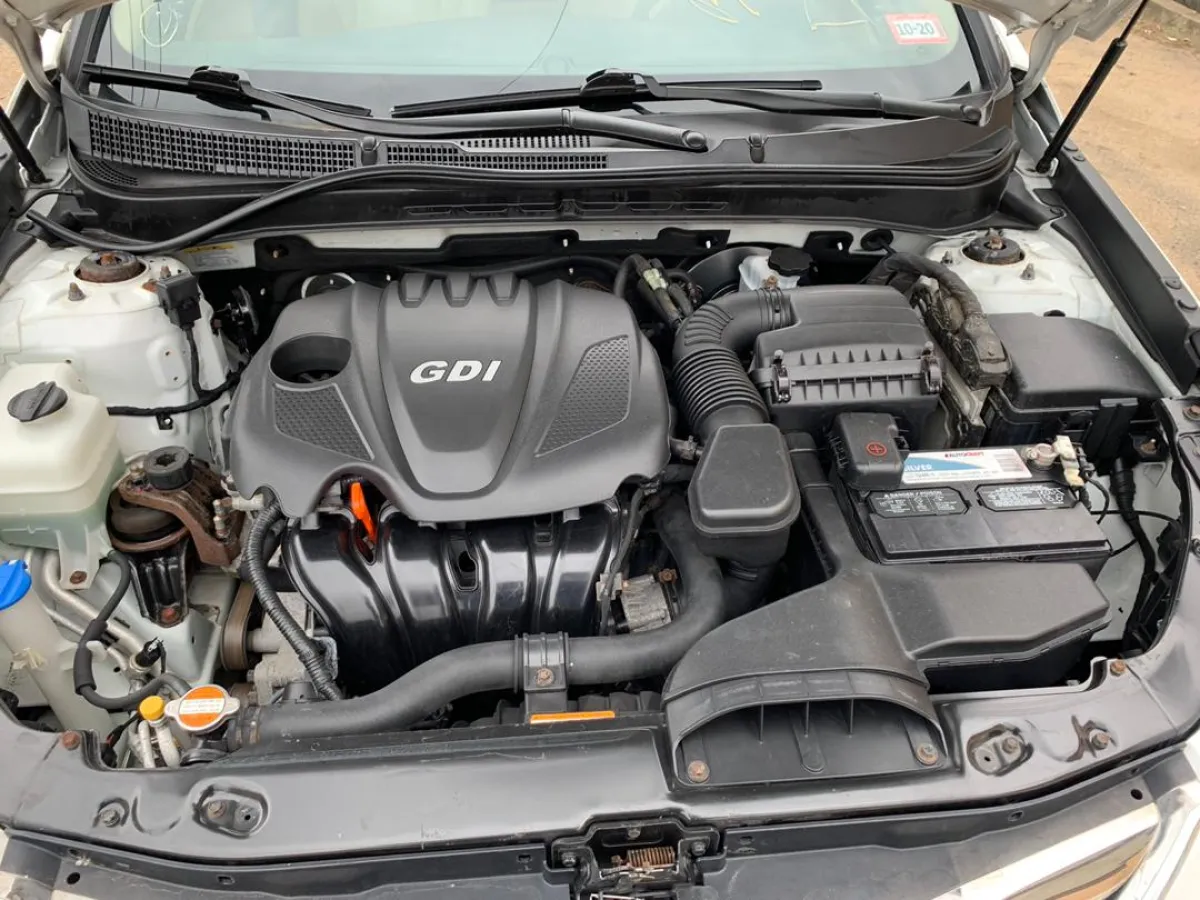 2011 Hyundai Sonata Limited Full Option - Image 2