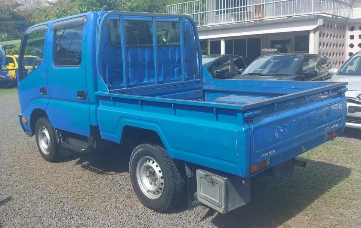 Clean Toyota - Image 5