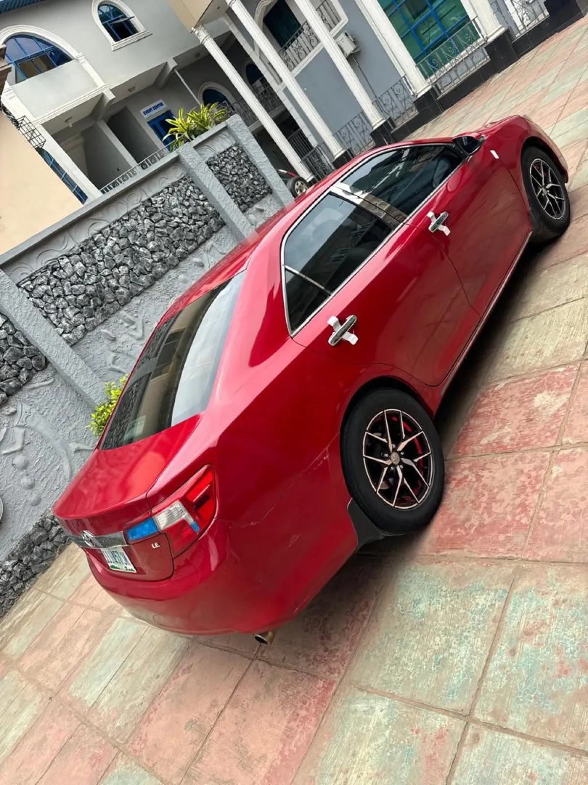 Toyota Camry LE 2014 - Image 3