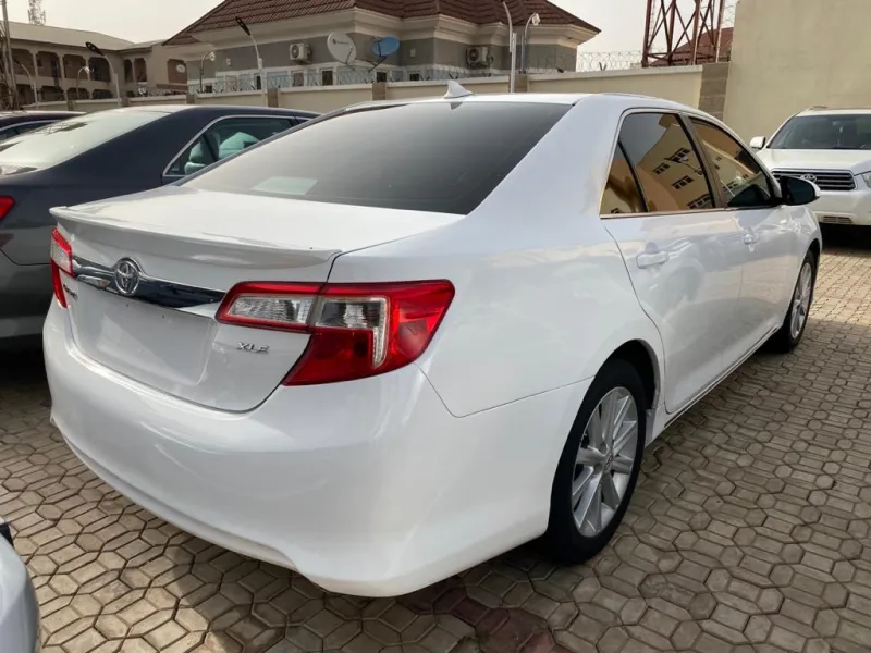Toyota Camry xle 2013 model