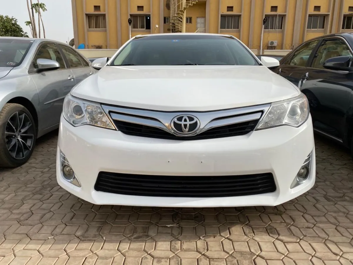 Toyota Camry xle 2013 model - Image 2