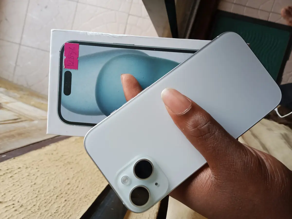 iPhone 15 open box 128gb - Image 1