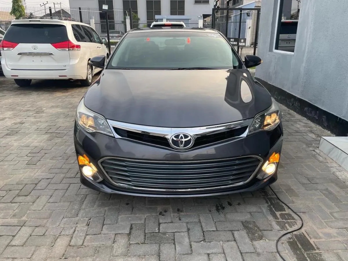2015 Toyota Avalon Foreign Used XLE Fullest Option - Image 2