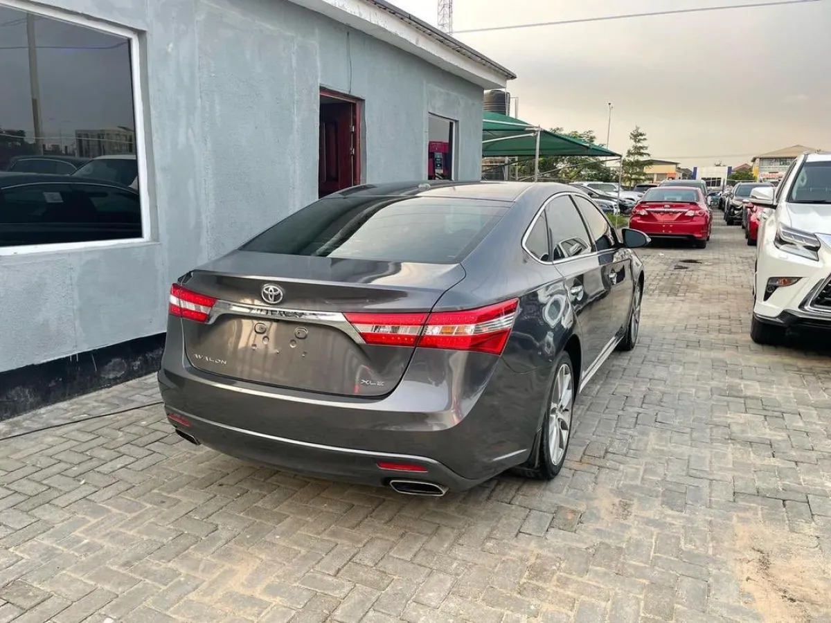 2015 Toyota Avalon Foreign Used XLE Fullest Option - Image 4