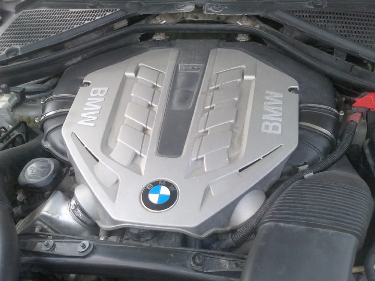 Clean Tokunbo Bmw x6 2010 - Image 3