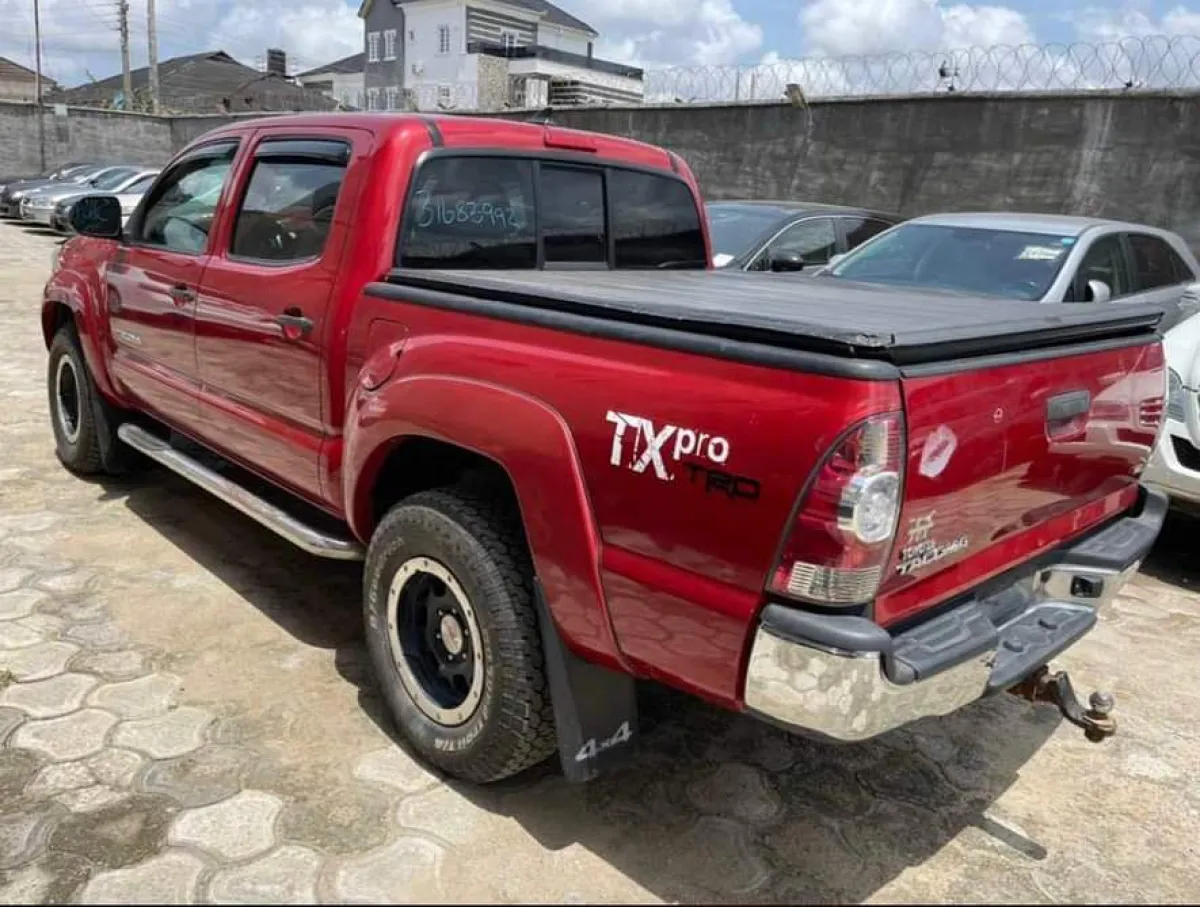 Clean Tokunbo 2014 Toyota Tacoma Trd Pro - Image 4