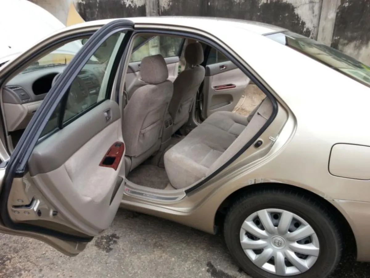 Tokunbo 2005 Toyota Camry Big Daddy - Image 4