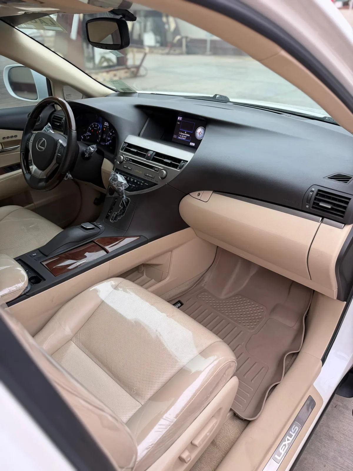 Lexus RX350 2014 Full Option - Image 4