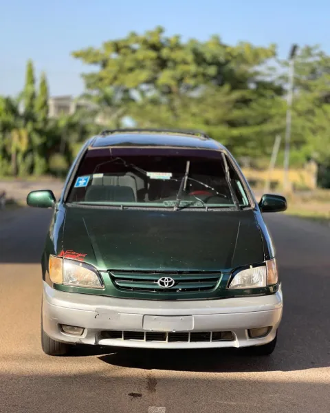 Toyota sienna 1999 foreign used