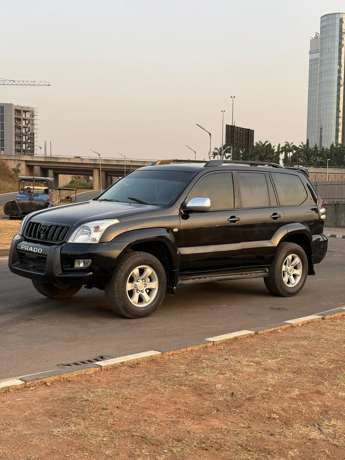 For sale clean Toyota Prado, nothing to fix. Pay and drive - Image 1