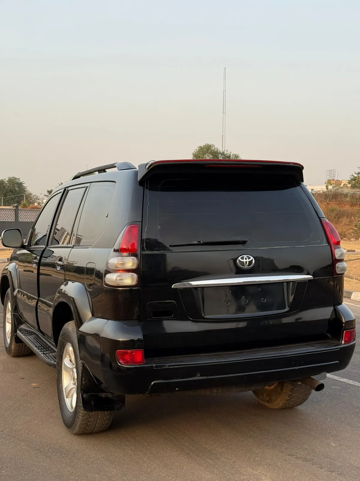 For sale clean Toyota Prado, nothing to fix. Pay and drive - Image 2