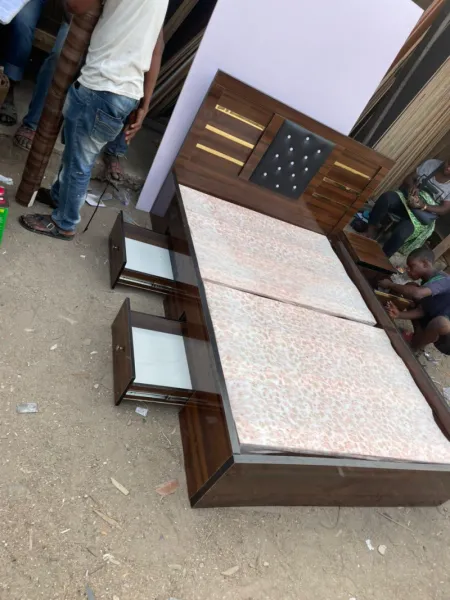 Highquality 4. 5ft By 6ft Storage Bedframe