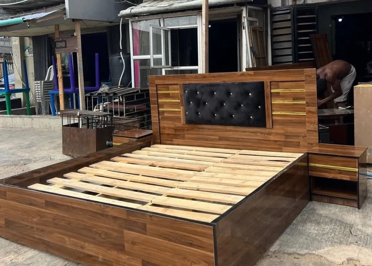 Highquality 4. 5ft By 6ft Storage Bedframe - Image 3