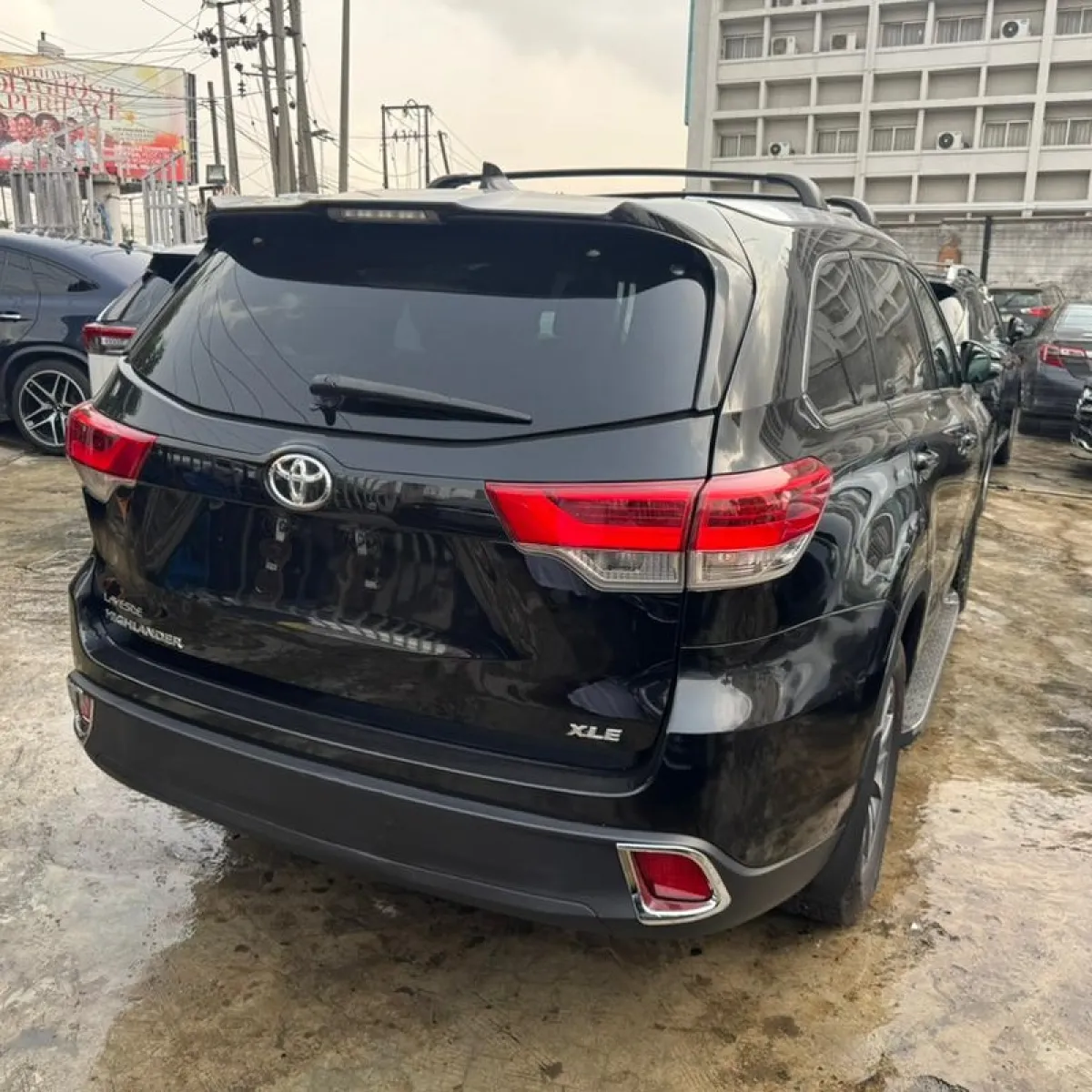 2019 Toyota Highlander XLE for Sale - Image 2