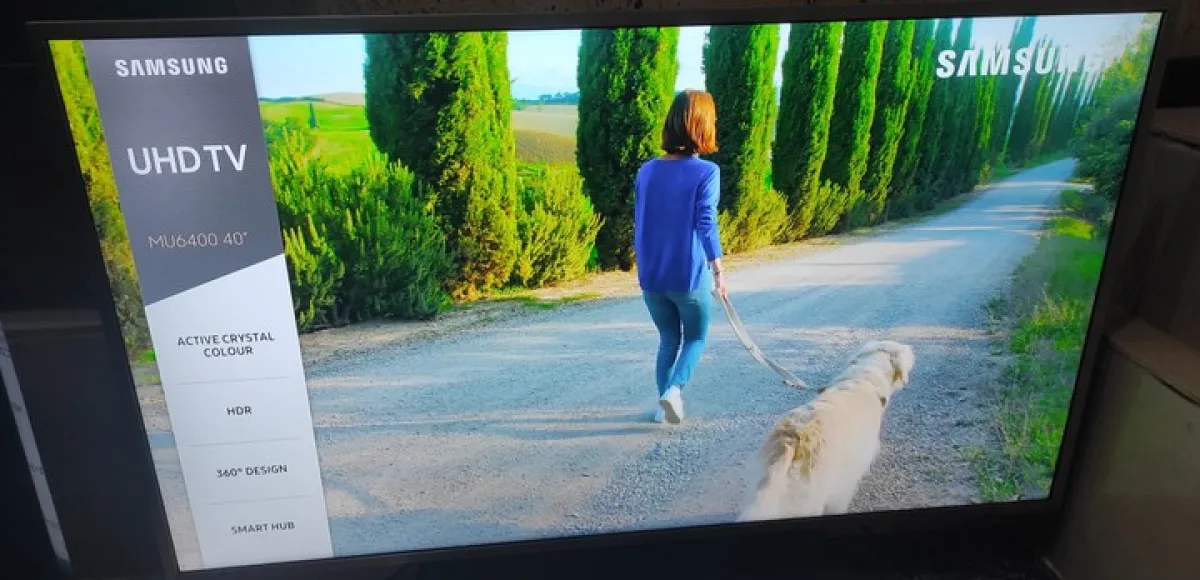 SAMSUNG UHD 4K HDR 10 SMART TV (TIZEN OS 4. 5) - Image 3