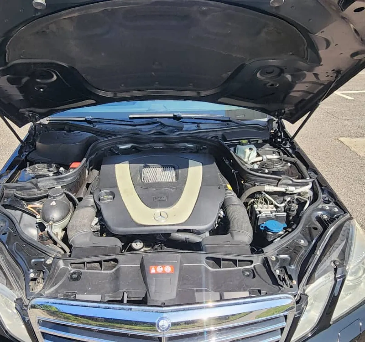 MERCEDES BENZ 2010 E350 FULL OPTION - Image 3