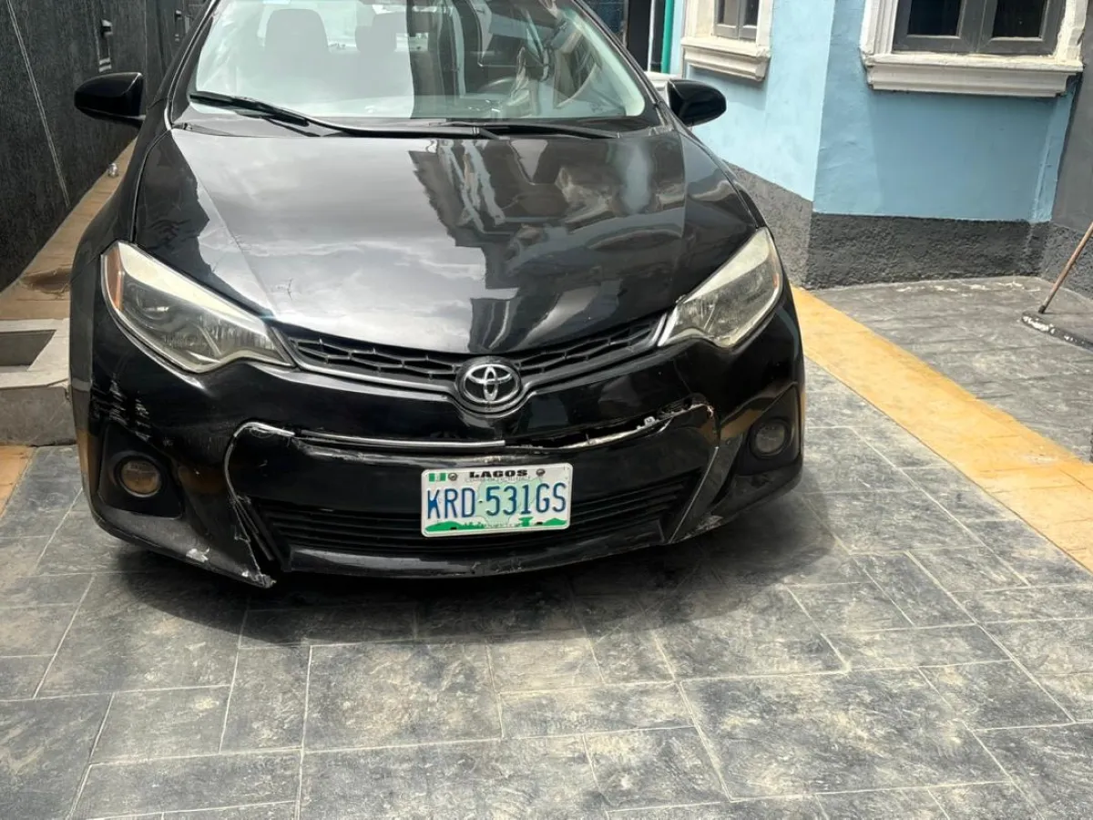 Toyota Corolla LE 2014 - Image 1
