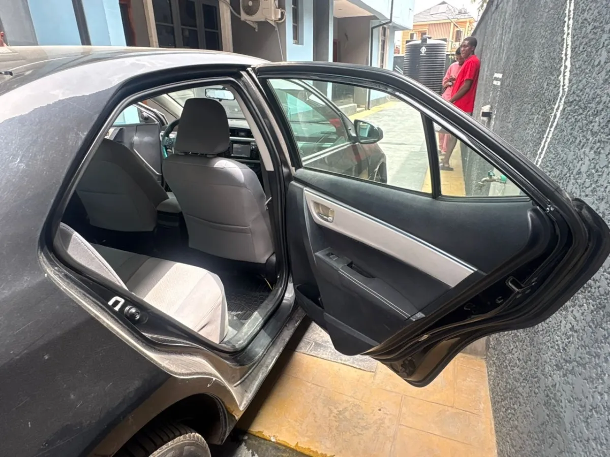 Toyota Corolla LE 2014 - Image 7