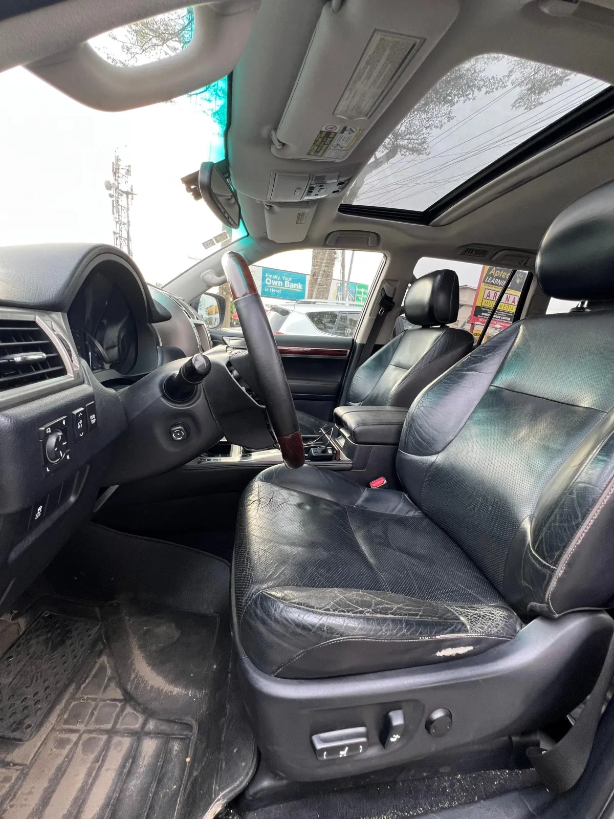 Lexus GX 460 2011 Black (26, 500, 000) - Image 4