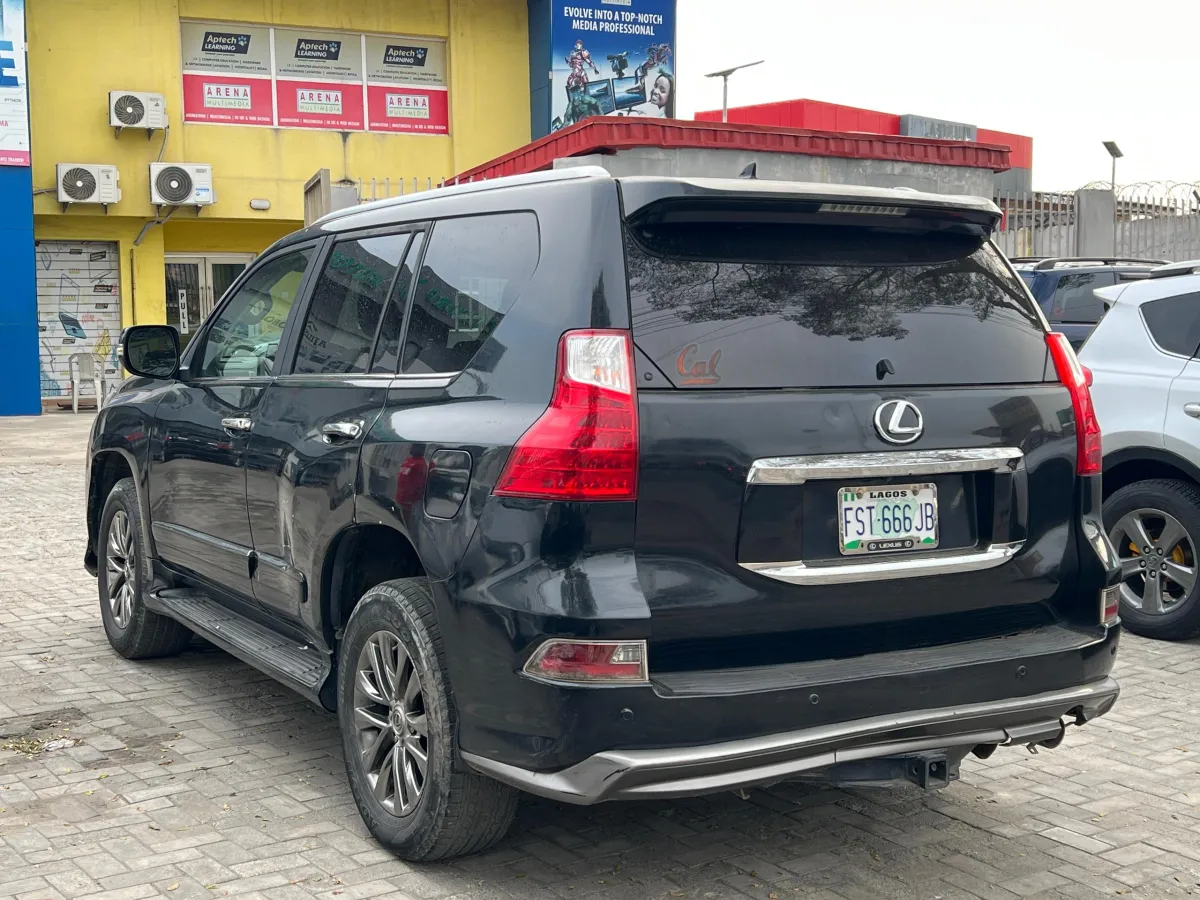 Lexus GX 460 2011 Black (26, 500, 000) - Image 11