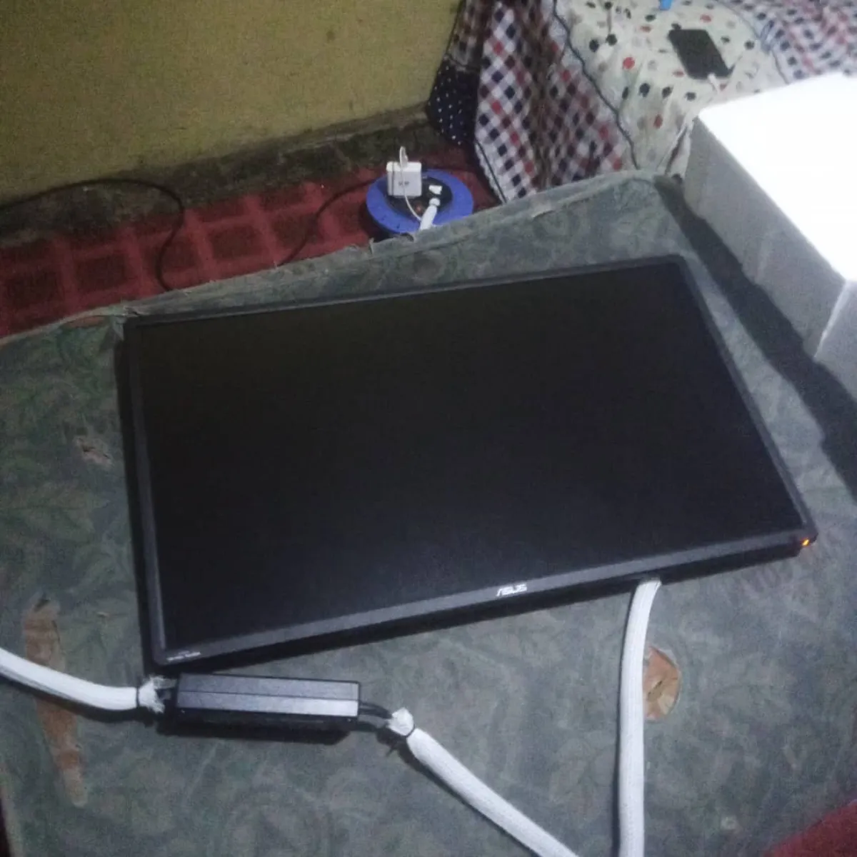 ASUS C3G2UG MONITOR - Image 1