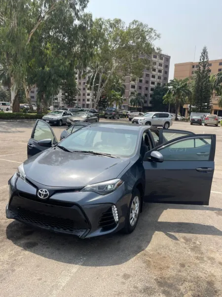 Toyota Corolla 2018 LE