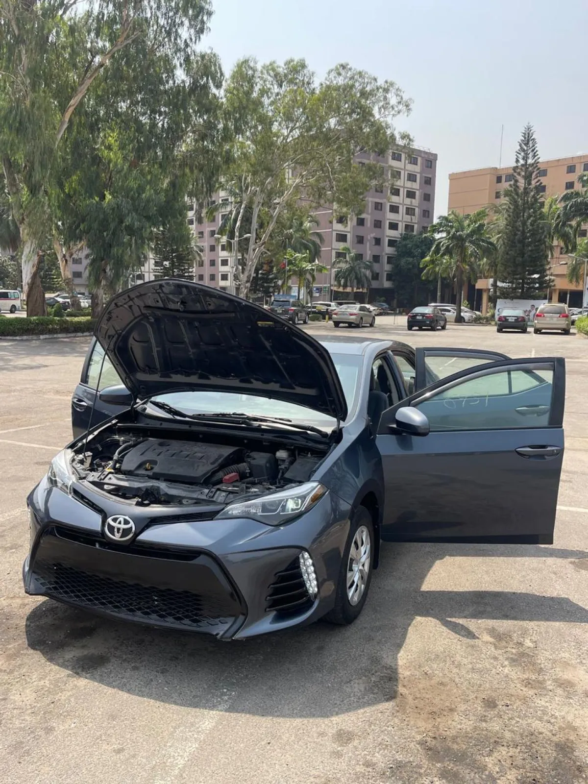 Toyota Corolla 2018 LE - Image 3