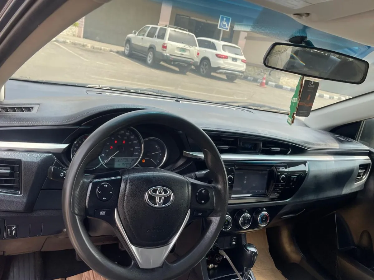 Toyota Corolla 2018 LE - Image 7